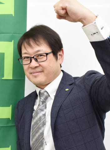 生徒に教える杉浦先生
